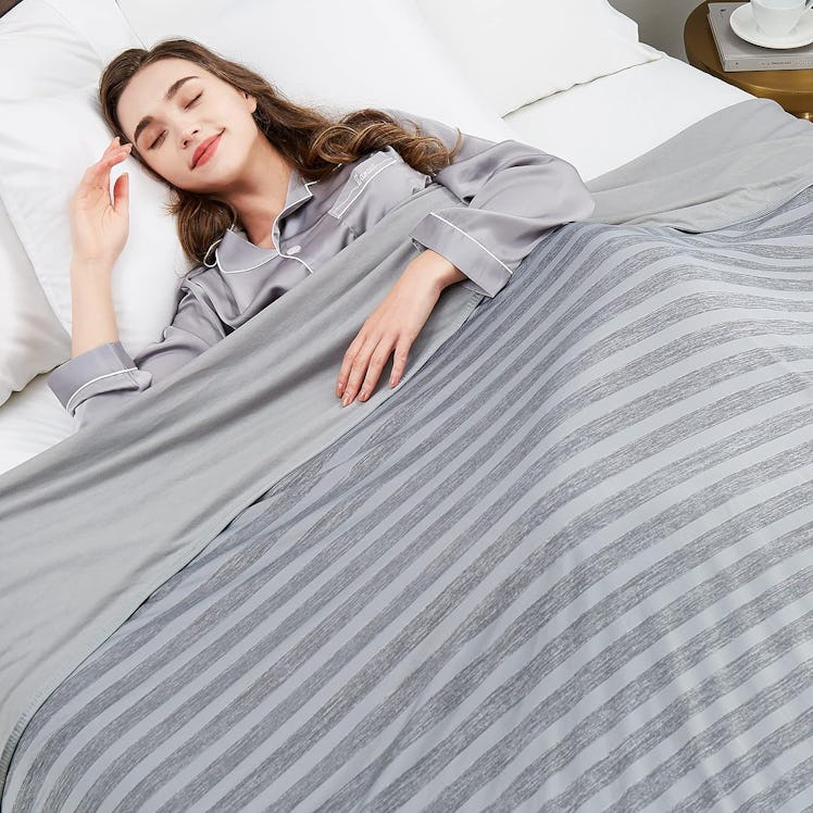 Guohaoi Cooling Throw Blanket 